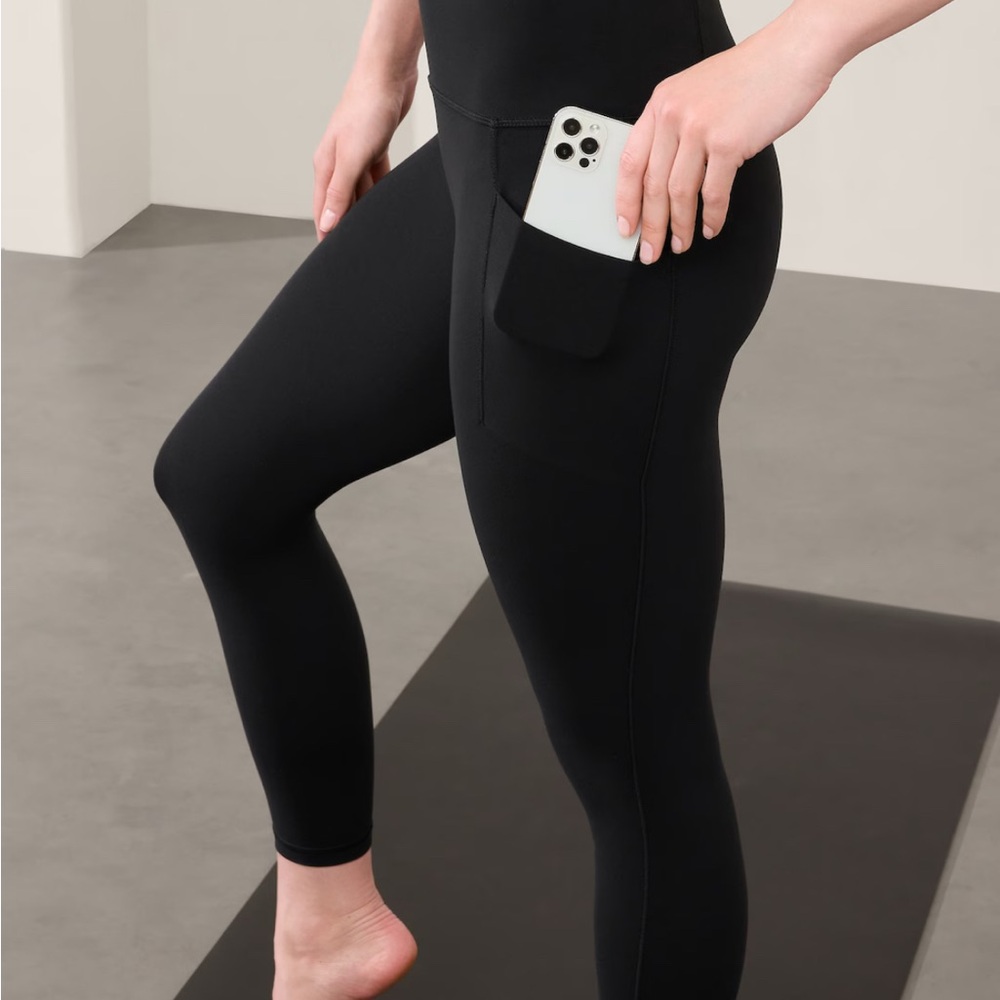 Athleta Stash Salutation 7/8 Length